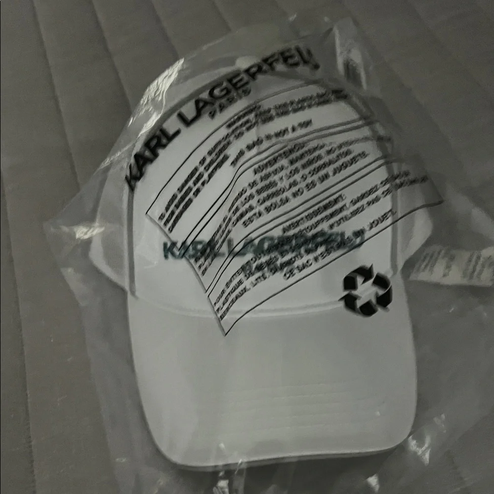 NWT unisex Karl Lagerfeld Logo Embroidered
Trucker Hat - Picture 6 of 16